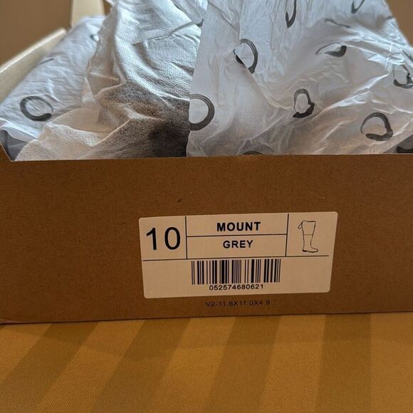 NWT/NIB (10) Mount Gray Suede Knee-High Tall Boots Low Heel - Picture 6 of 6